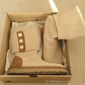 UGG Purl Cardy Knit in Cream size 8